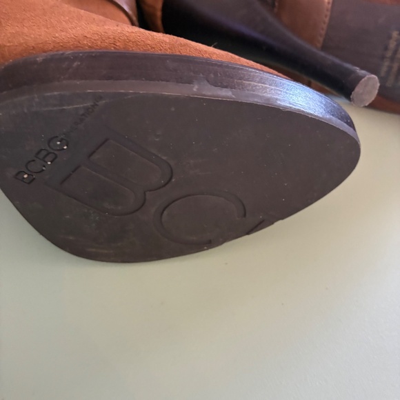 New BCBG Taupe brown tan Suede Slouch mid  HighHeeled Boots Y2K style 7.5 - Picture 4 of 16